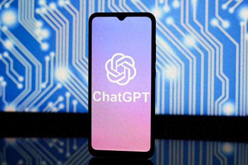 OpenAI融资83亿美元，ChatGPT付费用户达500万